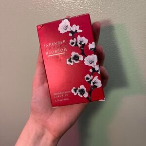 Bath and body works- japanese cherry blossom